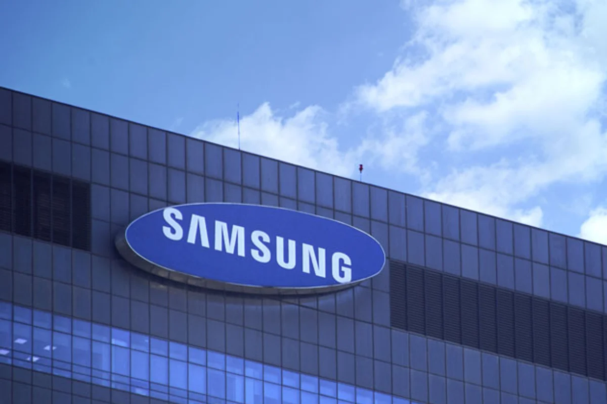 Samsung nie zarabia na smartfonach mimo silnej sprzedaży – możliwe cięcia produkcji o 30%